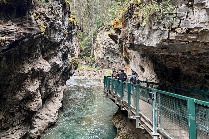 Banff Highlights:Johnston Canyon, Lake Louise & Moraine Lake Tour - Who Should Consider This Tour?