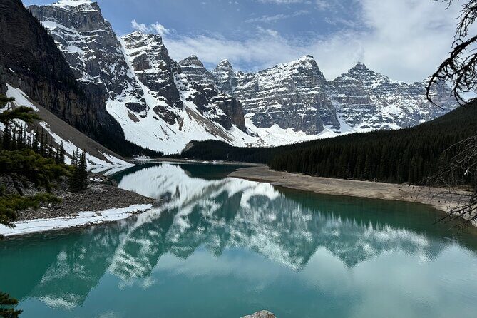Banff Lake Louise and Moraine Lake Shuttle Tour - Key Points