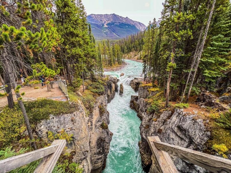 Banff : Lake Louise, Moraine, Emerald & Johnston Canyon tour - Final Thoughts