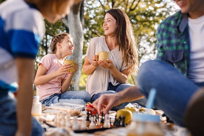 Banff Picnic Experience - Banff Picnic Experience: A Relaxed Taste of the Rockies