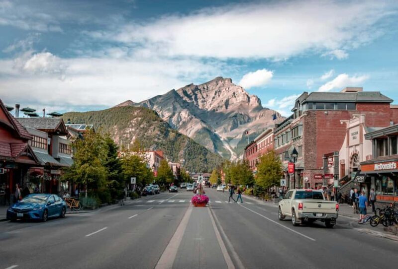Banff Town: Gondola, Lake Louise, Moraine, Cave and Basin - Frequently Asked Questions