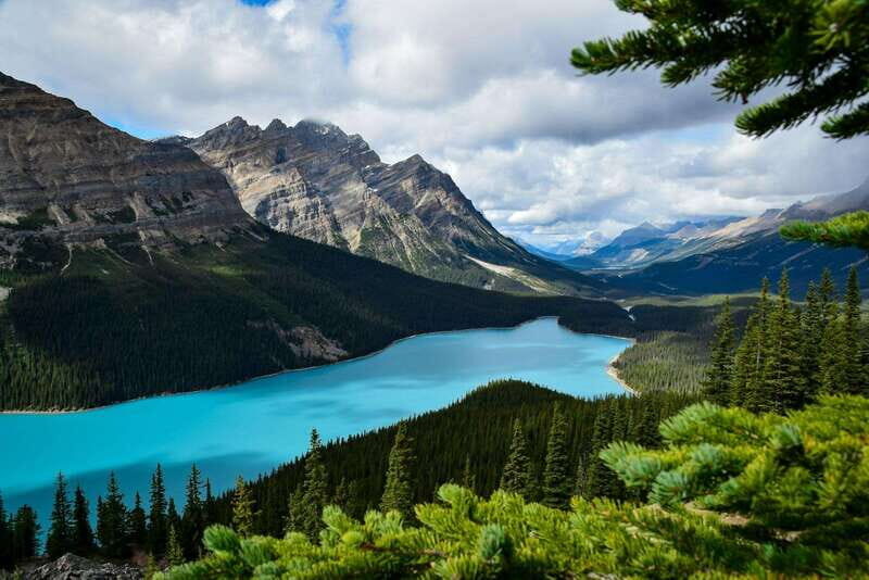 Banff Town: Lake Louise Moraine, Glacier, Peyto & Bow Lake - Who Should Consider This Tour?