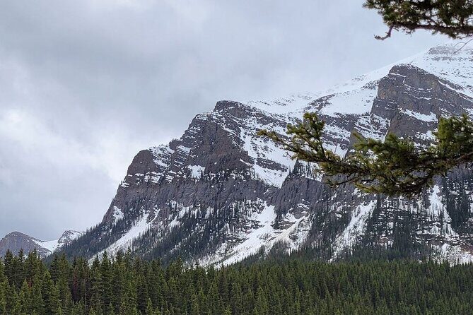 Banff Town with Gondola Exploration and Lakes Tour - Exploring Banff in Depth: The Itinerary Breakdown