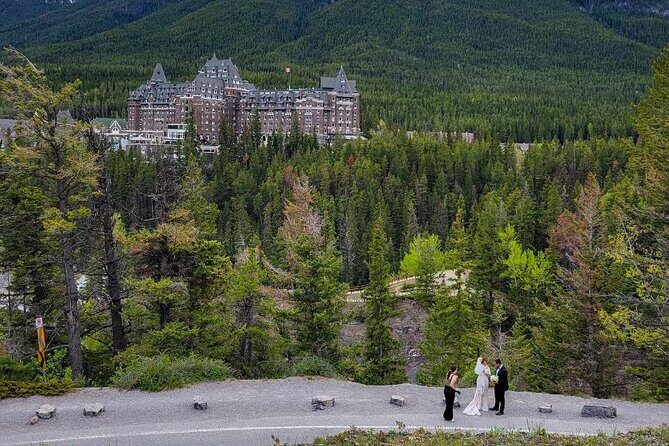 Banff Town with Gondola Exploration and Lakes Tour - FAQ