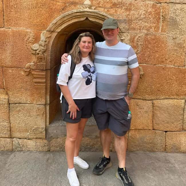 Bangalore: Flower Market, Pete, Palace, & Fort Walking Tour - Authentic Bangalore in a Nutshell