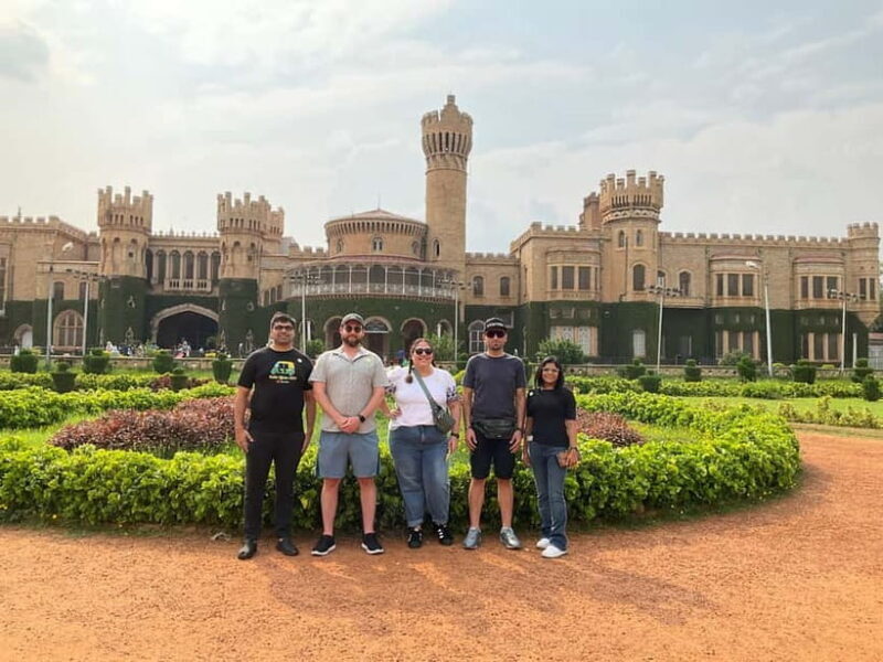 Bangalore: Guided Walking Tour - The Spiritual Calm of Vishnu Temple