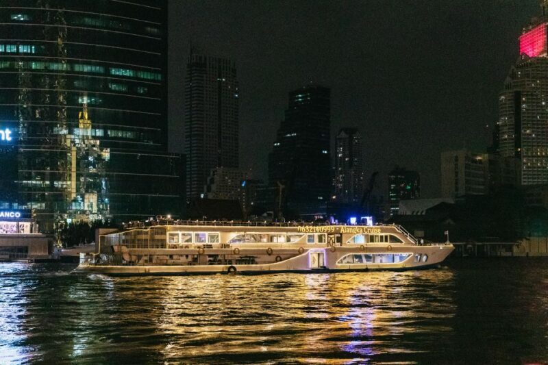 Bangkok: Alangka Luxury Buffet Dinner Cruise With Live Music - Final Thoughts: Who Is This Tour Best For?