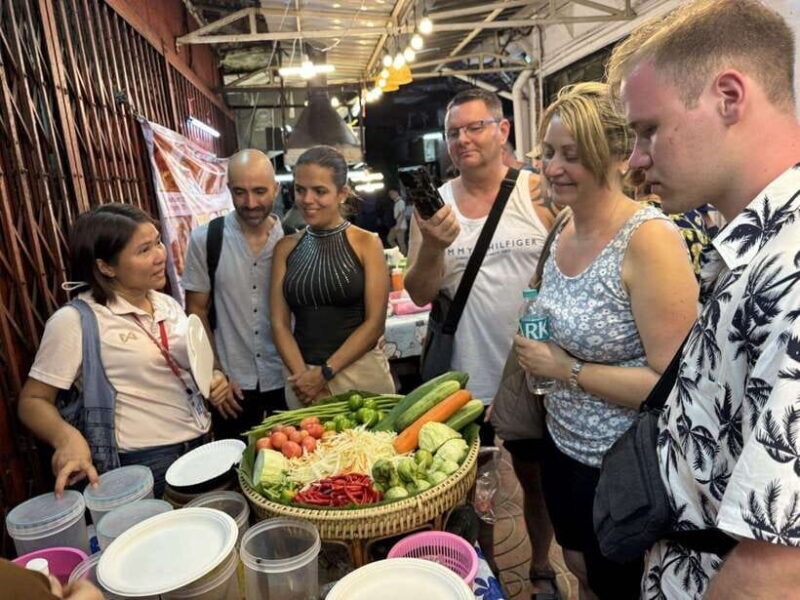 Bangkok Authentic Tasting Thai-Chinatown Walking Food Tour - The Guides: Knowledge, Friendliness, and Cultural Stories