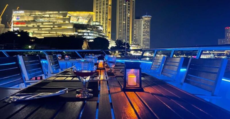 Bangkok: Chao Phraya River Buffet Dinner Cruise - The Experience in Detail