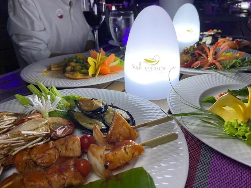 Bangkok: Chao Phraya River Buffet Dinner Cruise - Who Will Love This Cruise?