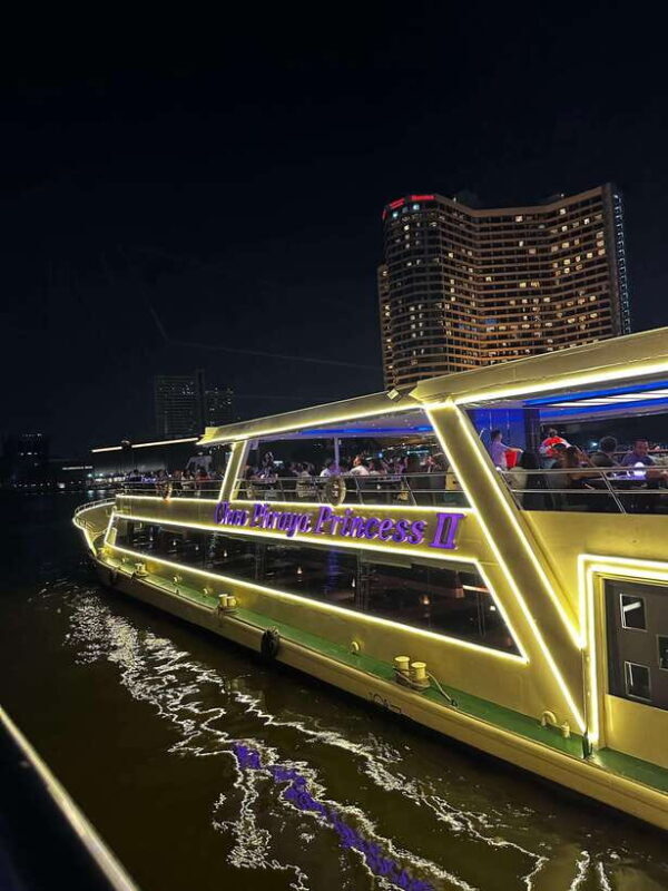 Bangkok: Chao Phraya River Cruise with Indian Buffet Dinner - Key Points