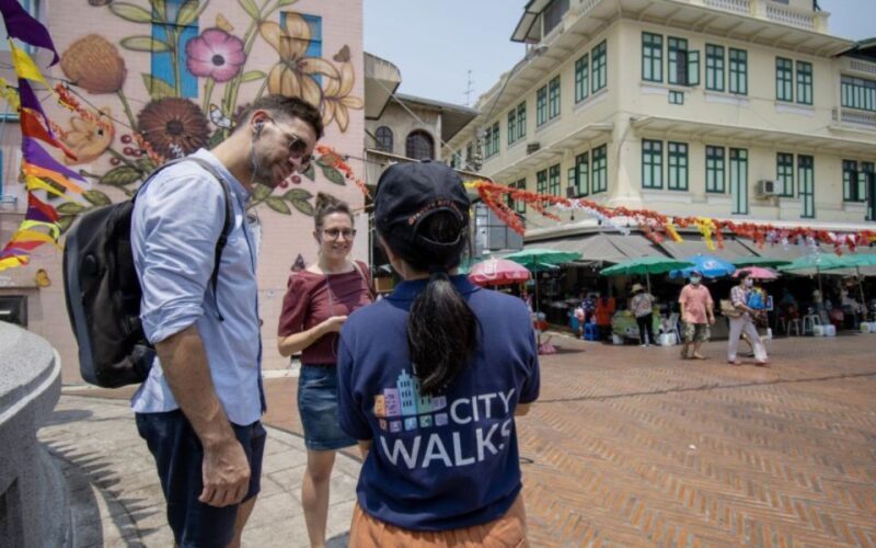 Bangkok: Chinatown Night Walking Tour and Hop On Hop Off Bus - Detailed Breakdown of the Itinerary