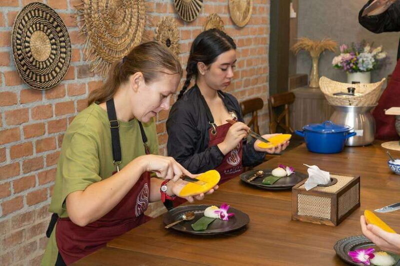 Bangkok: Cooking Class with Market Visit & Tuk Tuk Ride - Key Points