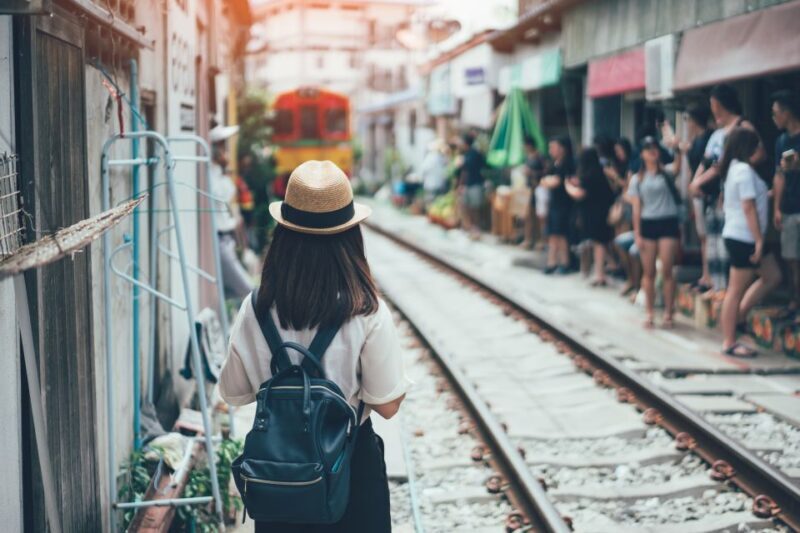 Bangkok: Damnoen Saduak, Train Market & Mahanakhon Day Trip - Key Points