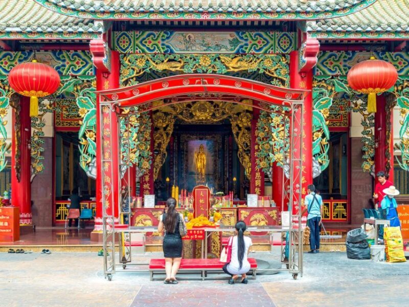 Bangkok: Discover a Taste of Chinatown  2 Hr Walking Tour - Authentic Experiences and Hidden Treasures