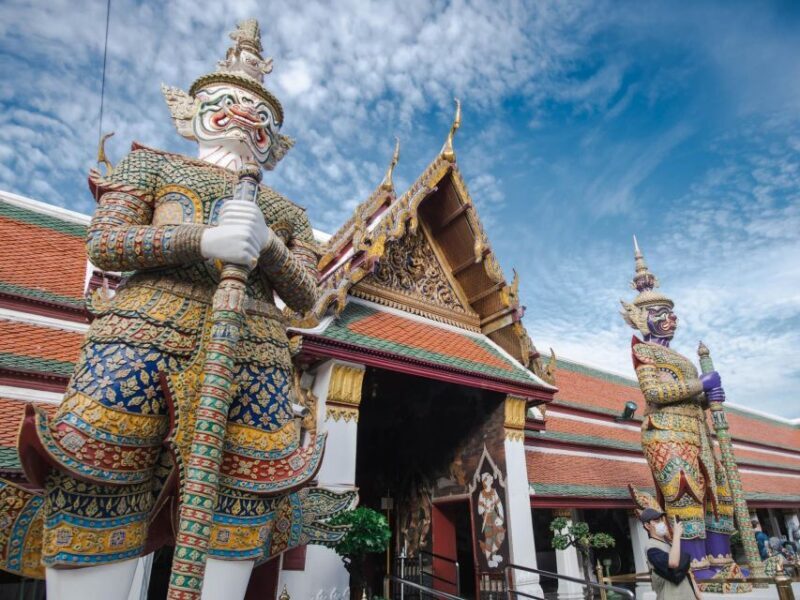 Bangkok: Grand Palace and Wat Arun Guided Walking Tour - Who Should Consider This Tour?