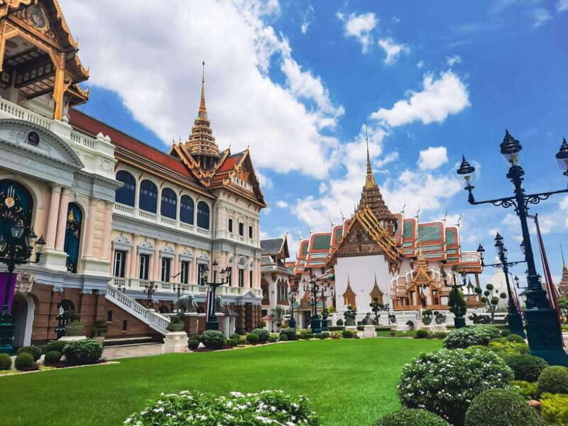 Bangkok: Grand Palace and Wat Phra Kaew Guided Walking Tour - Authentic Insights from Other Travelers