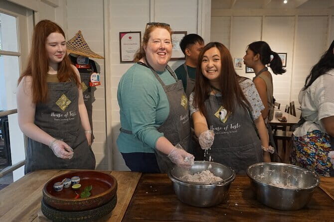 Bangkok Hands on Thai Cooking Class 4 Daily Set Menus - Key Points