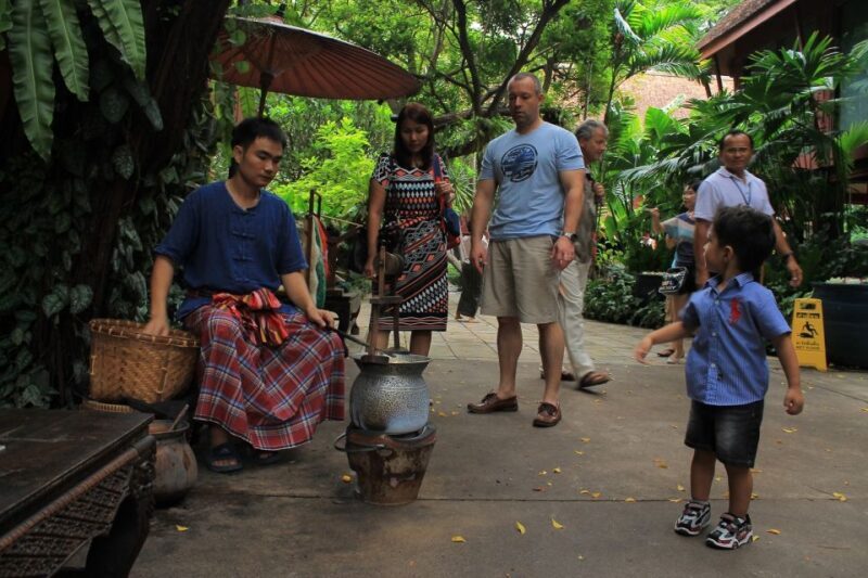 Bangkok: Jim Thompson House and Baan Krua Community Tour - Visiting Uncle Aood’s Home and Shopping Opportunities