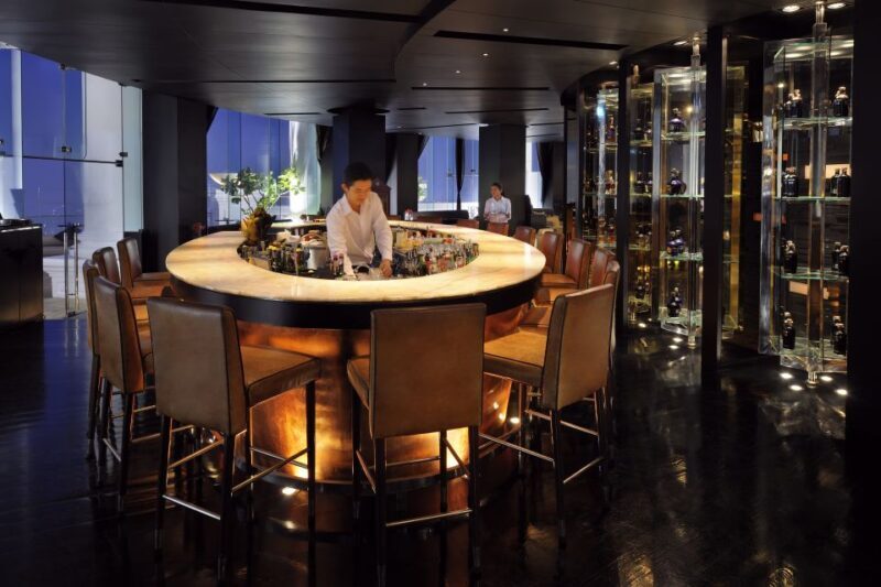 Bangkok: Lebua Rooftop Bar Reservation & Round-Trip Transfer - Exploring the Experience in Detail