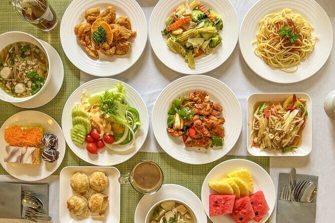 Bangkok Lunch Cruise Day TourGrand Palace, Wat Arun & Wat Paknam - FAQ