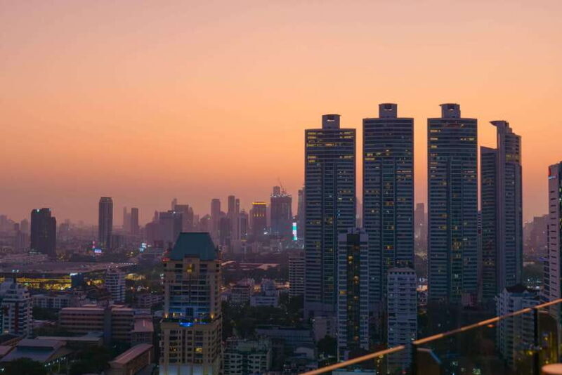 Bangkok: Mojjo Rooftop Lounge & Bar Food & Beverage Package - Key Points