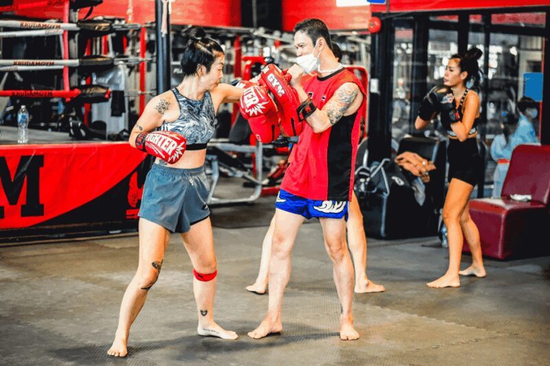 Bangkok: Muay Thai Training Class by Krudam Gym@Sukhumvit 36 - Who Will Love This Experience?