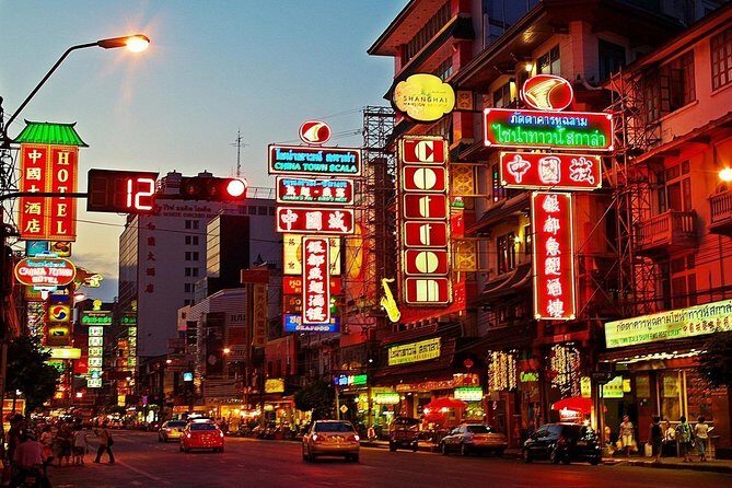 Bangkok Night Tour By TUK-TUK Visiting Wat Pho & Giant Swing (Private) - What We Love About This Tour