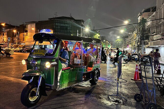 Bangkok Night Tour: Food, Temple & Tuk Tuk - Key Points