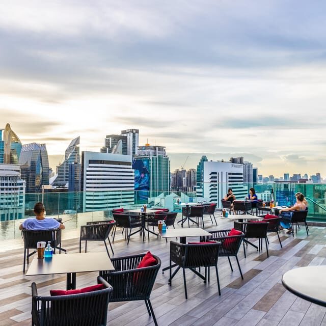 Bangkok: RedSquare Rooftop Bar at Novotel Sukhumvit 4 - The Sum Up