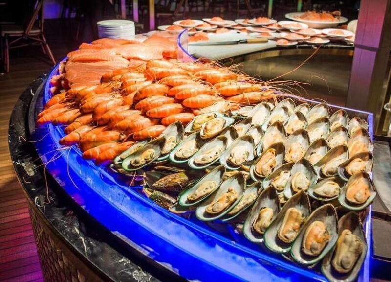 Bangkok: Royal Princess River Dinner Cruise with Live Music - Exploring the Experience: A Deep Dive