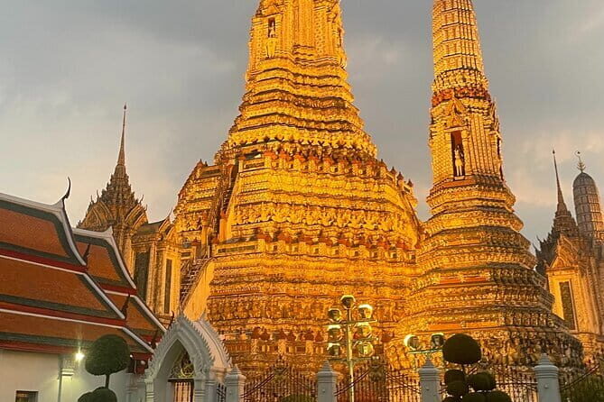 Bangkok : Sunset Food tour by Tuk Tuk boat with big Buddha view - Key Points