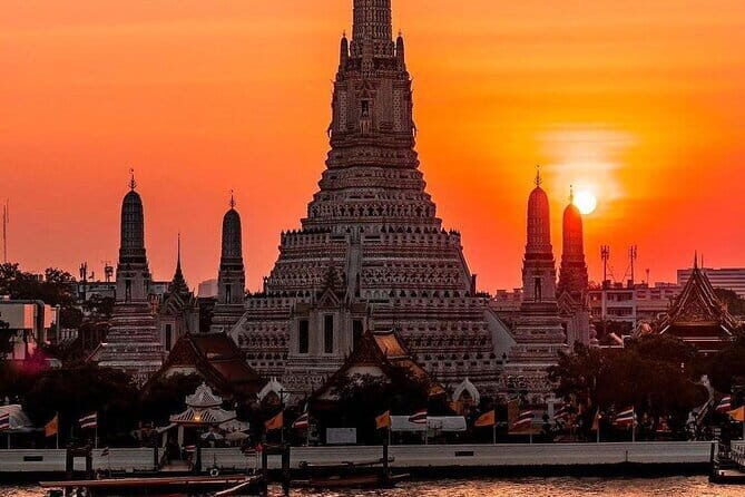 Bangkok : Sunset Food tour by Tuk Tuk boat with big Buddha view - Price and Value