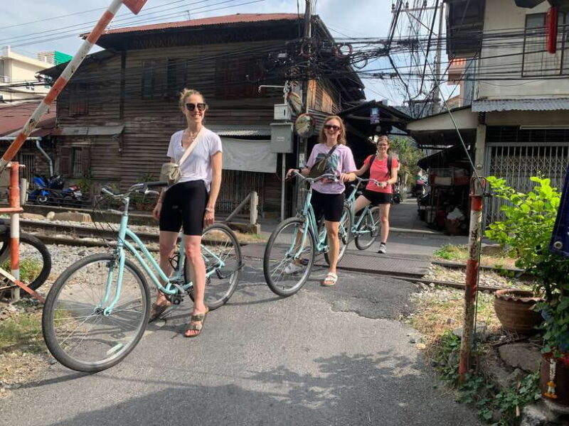 Bangkok: Temples, Canals & Local Life Bike Tour - Insights from the Reviews