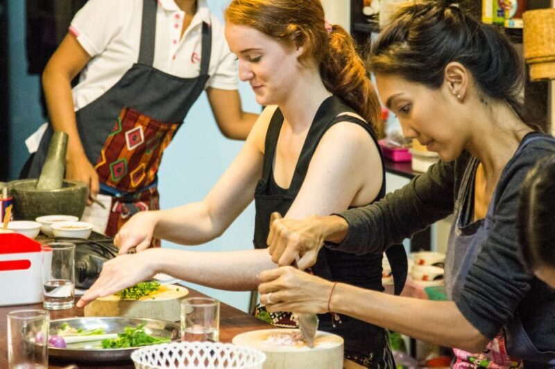 Bangkok: Thai Cooking Class and Onnuch Market Tour - FAQ