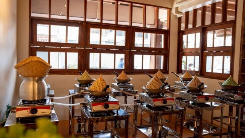 Bangkok: Thai Cooking Class With 4 Dishes & Thai Drink - Discover Thai Cuisine with a Hands-On Cooking Class in Bangkok