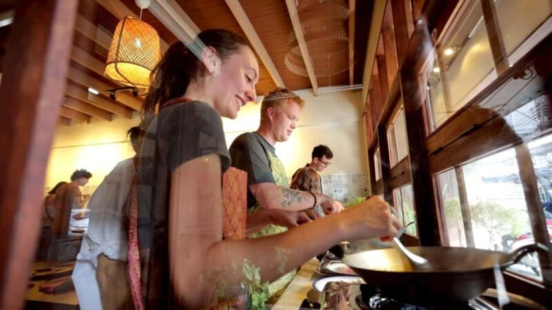 Bangkok: Thai Cooking Class With 4 Dishes & Thai Drink - Key Points