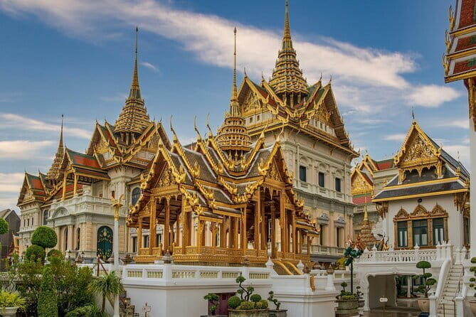 Bangkok: The Majestic Grand Palace-Wat Pho-Wat Arun Walking Tour - A Deep Dive into the Itinerary
