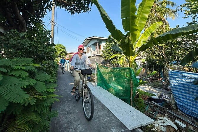 Bangkok Thonburi Backstreets and 3 Peaceful Temple Bike Tour - A Deep Dive into the Thonburi Bike Tour
