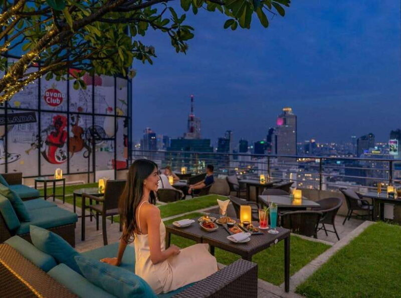Bangkok: ThreeSixty Rooftop Bar at Millennium Hilton - The Experience: A Closer Look