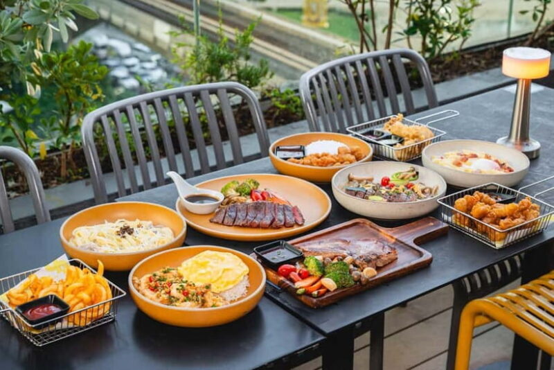 Bangkok: Throwback Rooftop Bangkok at Silom Edge - Key Points