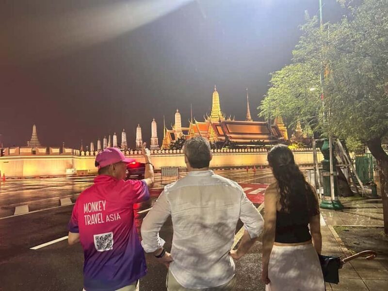 Bangkok: Tuk Tuk Adventure Chinatown Michelin Food & Temples - Who Will Enjoy This Tour?