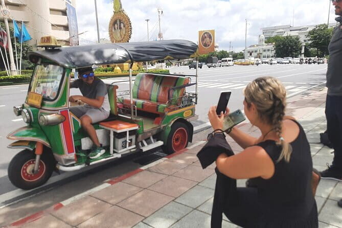 Bangkok TUK TUK Twilight Cultures Market and Food Taste - Key Points