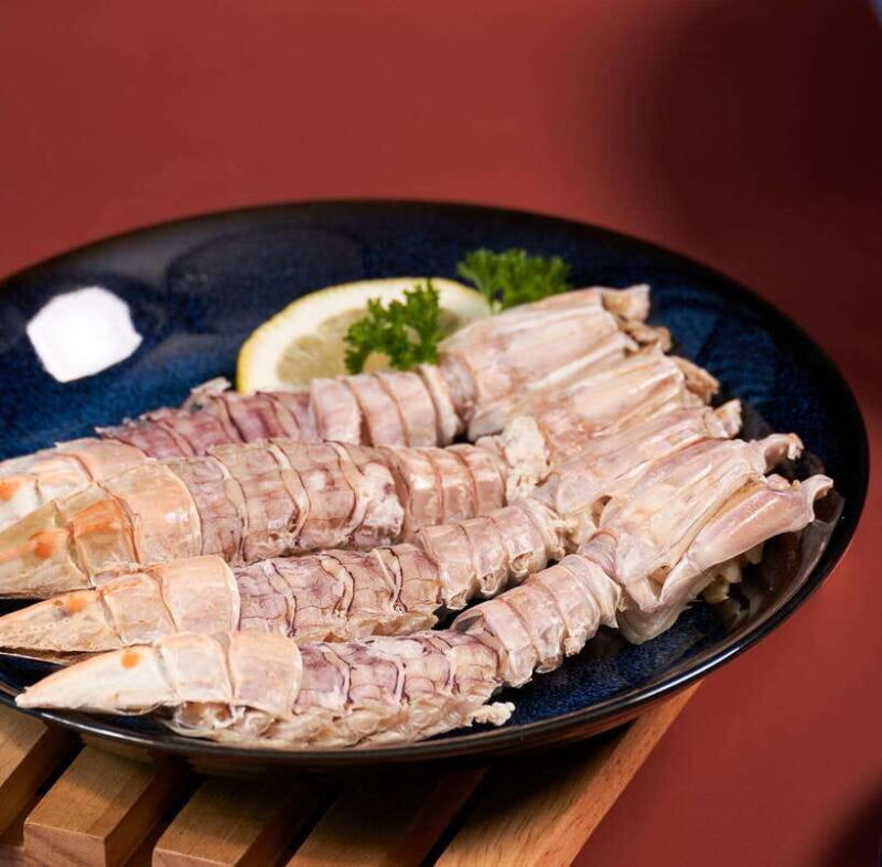 Bangkok: Whale Klang Krung Buffet with Drinks - An Authentic Taste in a Stylish Setting