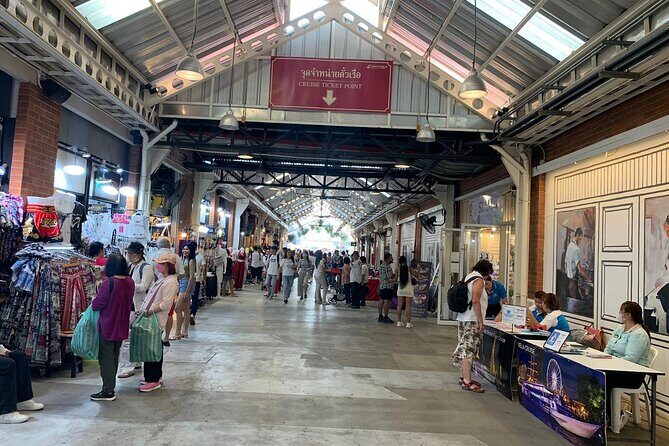 Bangkok: White Orchid Chao Phraya Dinner Cruise free Beer - Who Should Consider This Tour?