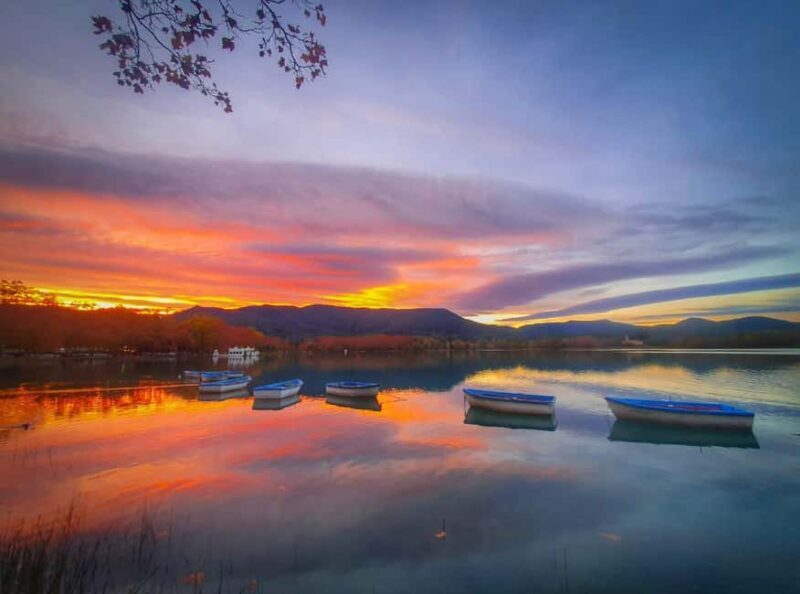 Banyoles: Small group historical walking tour - A Deep Dive into the Banyoles Walking Tour