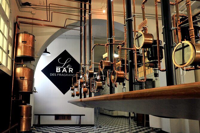 Bar des fragrances Grasse - Exploring the Molinard Perfume Workshop: An In-Depth Review
