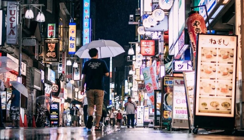 Bar Hopping in Kichijoji Harmonica Yokocho Bar Alleys - Getting there and arriving on time