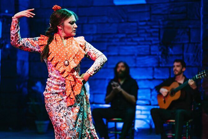 Baraka Triana. Flamenco show with drink - A Deep Dive into the Flamenco Experience in Seville’s Triana District