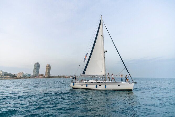 Barcelona: 1 hour sailing experience with drinks and snacks - Key Points